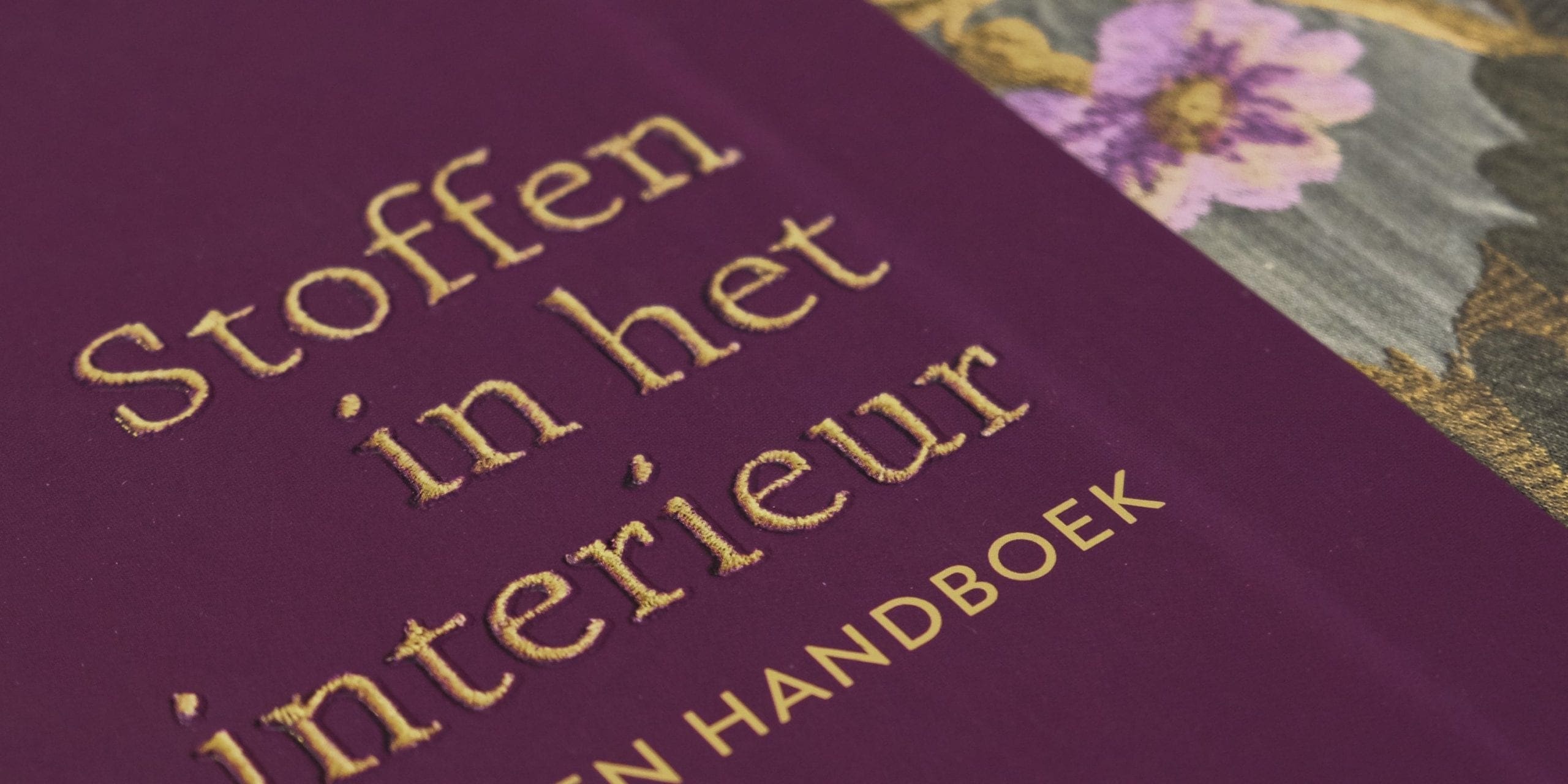 Boek geschreven door Wilhelmine van Aerssen, Stoffen in het interieur